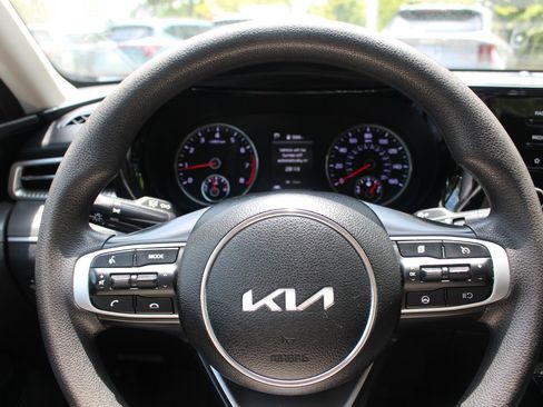Certified 2023 Kia K5 LXS FWD image 17