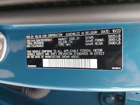 Used 2024 Volvo XC40 B5 Core image 11