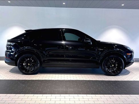 Used 2021 Porsche Cayenne E-Hybrid Coupe AWD/4WD image 11