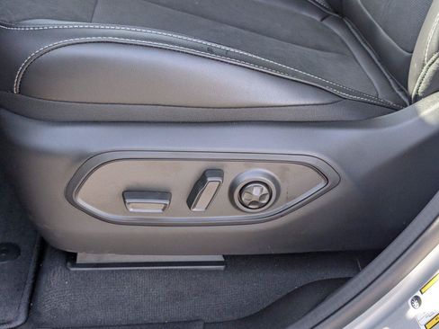 New 2025 Jeep Grand Cherokee Altitude RWD image 11
