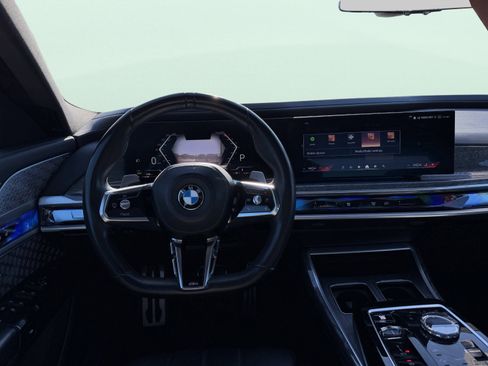 Used 2023 BMW 740i image 46