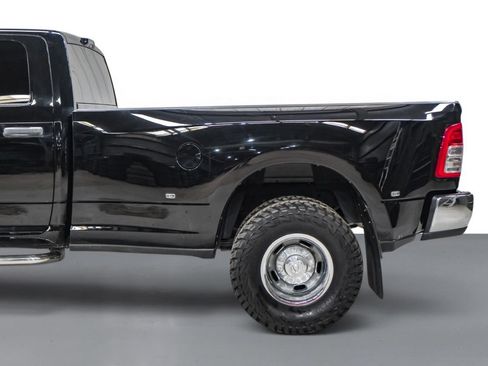 Used 2024 RAM 3500 Tradesman w/ Chrome Appearance Group AWD/4WD image 11
