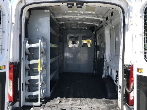 Used 2018 Ford Transit 250 RWD image 17