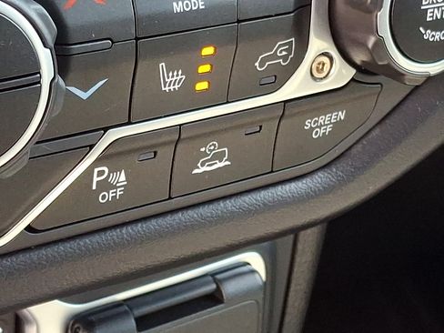 Used 2025 Jeep Wrangler Unlimited Sahara w/ Safety Group AWD/4WD image 23