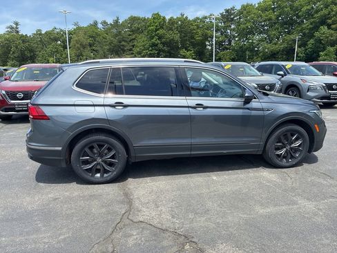 Used 2024 Volkswagen Tiguan SE AWD/4WD image 8