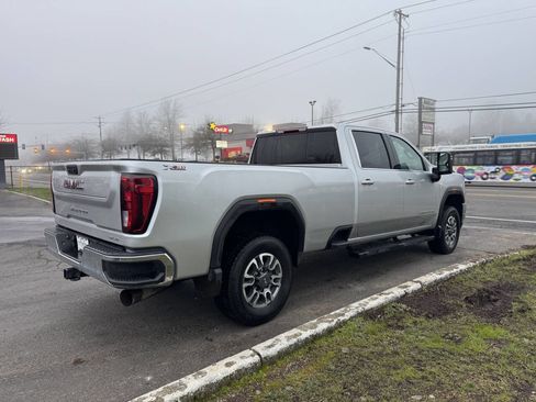 Used 2022 GMC Sierra 3500 SLE w/ SLE Value Package image 4