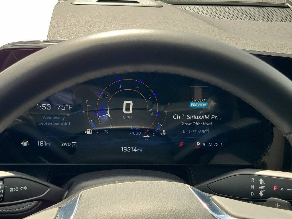 Used 2025 Chevrolet Equinox LT AWD/4WD image 17