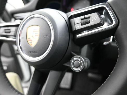 New 2026 Porsche Macan S AWD/4WD image 17