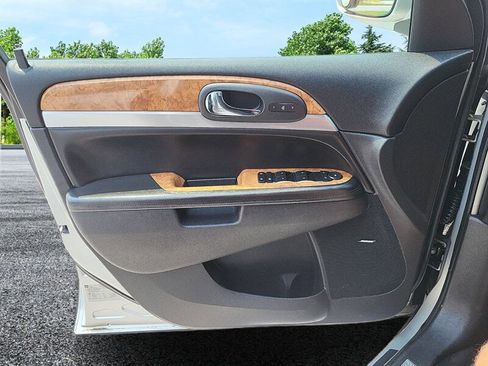 Used 2009 Buick Enclave CXL w/ Driver Confidence Package image 18