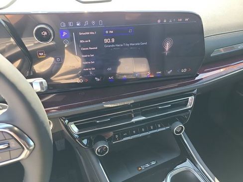 New 2026 Chevrolet Traverse Z71 w/ Enhanced Driving Package image 32