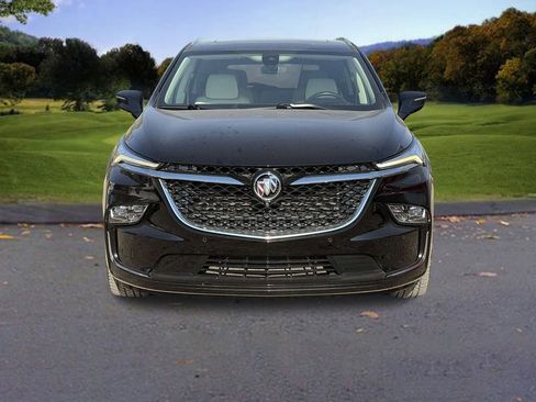 Used 2023 Buick Enclave Avenir w/ Avenir Technology Package image 2