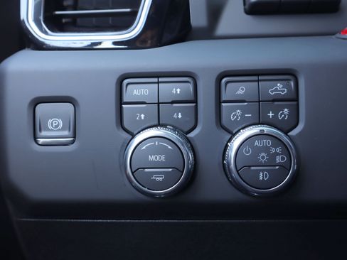 Used 2026 GMC Sierra 3500 Denali Ultimate image 23