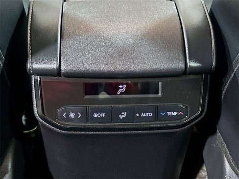 Used 2024 Toyota Highlander XLE image 23