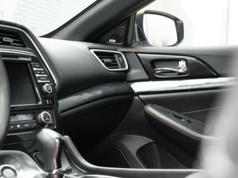 Used 2019 Nissan Maxima SR w/ Premium Package image 17