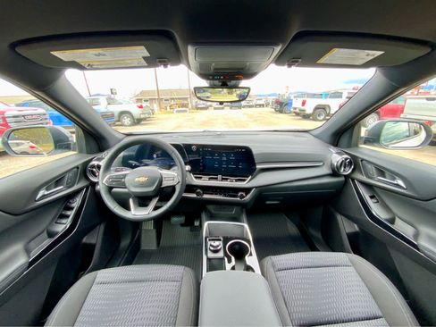 New 2026 Chevrolet Equinox LT w/ Safety and Technology Package AWD/4WD image 31