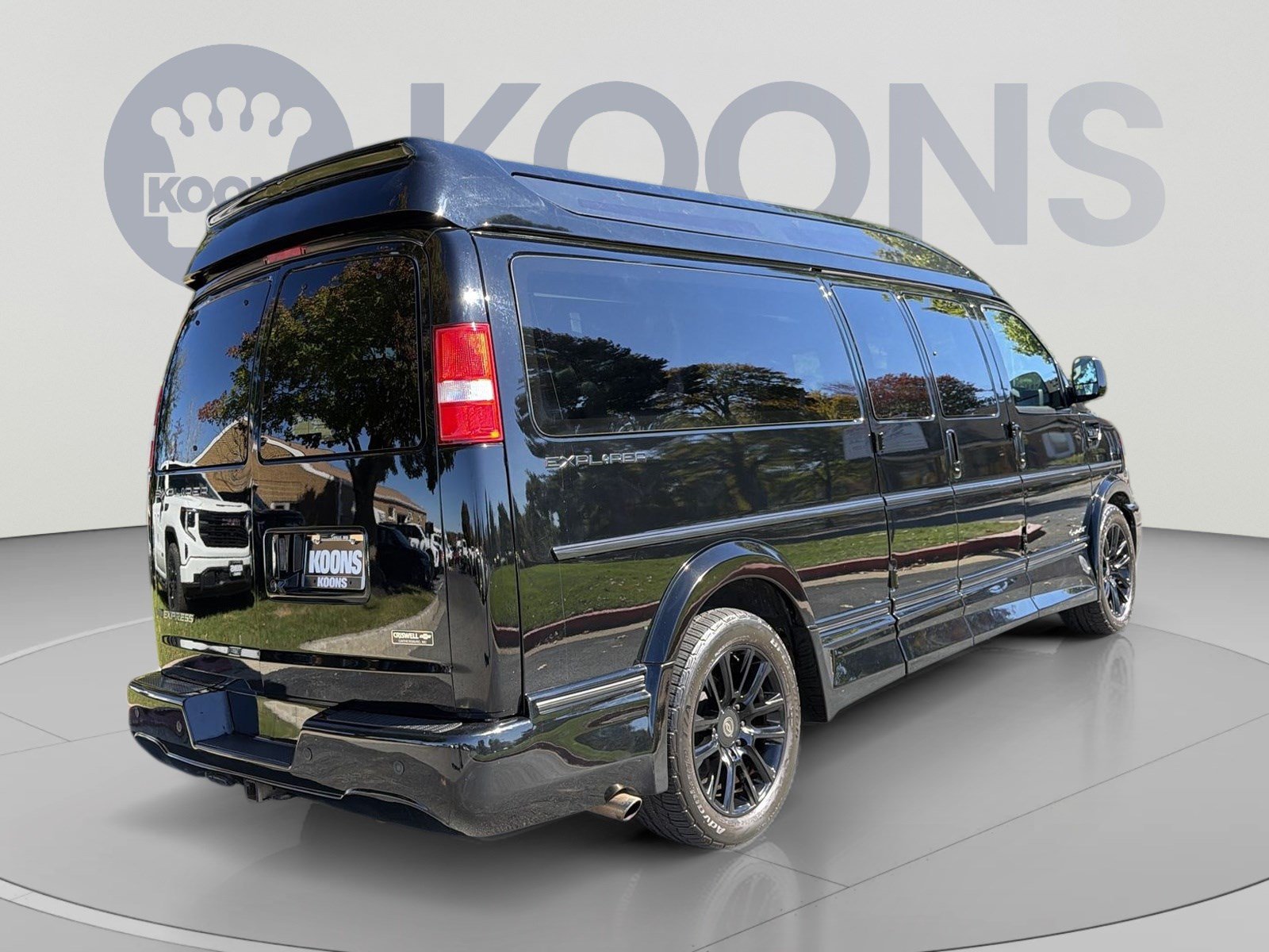 Used 2020 Chevrolet Express 2500 Extended w/ Enhanced Convenience Package RWD image 7