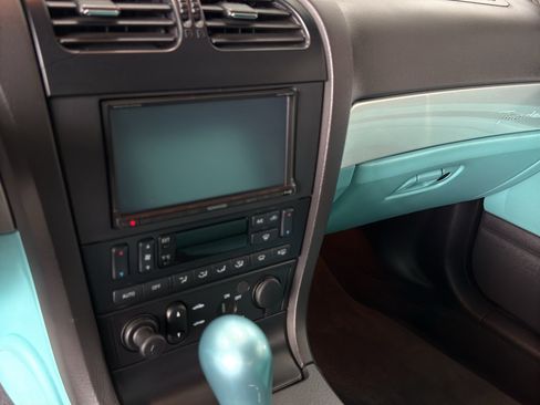 Used 2002 Ford Thunderbird image 18