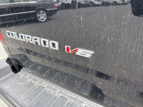 Used 2018 Chevrolet Colorado W/T w/ Custom Special Edition image 9