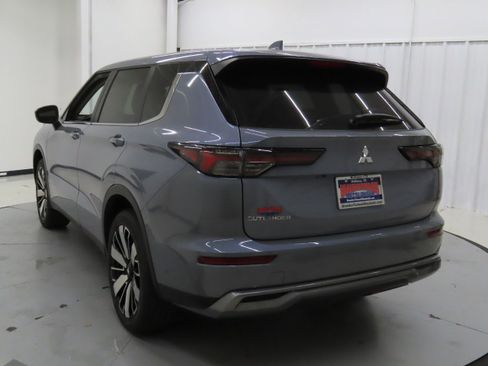 New 2025 Mitsubishi Outlander SE image 5