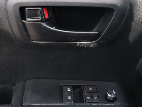 Used 2017 Toyota Tacoma 4x4 Access Cab image 25