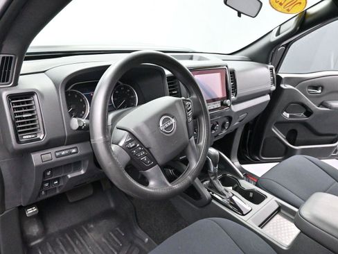 Used 2023 Nissan Frontier SV w/ Midnight Edition Package image 14