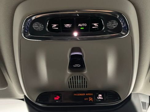 Used 2022 Volvo S60 B5 Momentum w/ Premium Package image 25