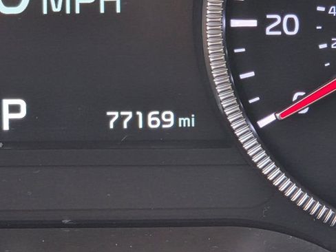 Used 2020 Kia Telluride SX w/ Towing Package FWD image 23