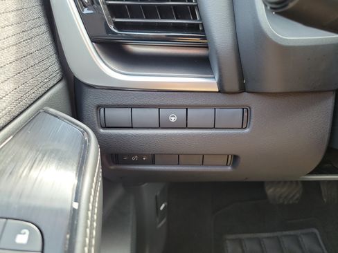 Used 2022 Nissan Rogue SV FWD image 24