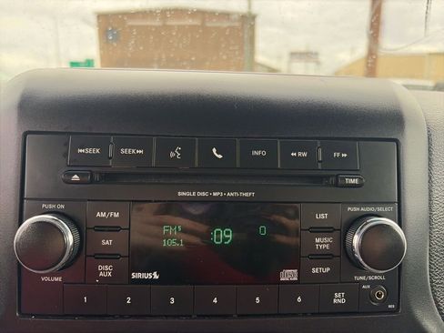 Used 2018 Jeep Wrangler Unlimited Sahara image 19