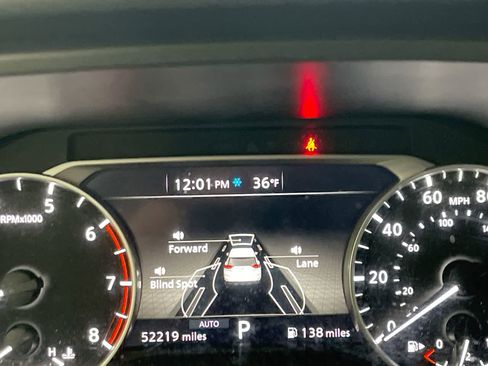 Used 2024 Nissan Rogue SV image 15