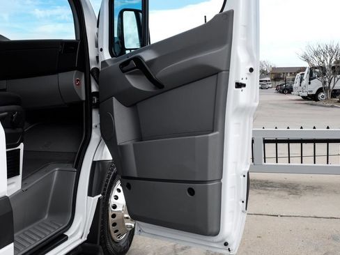 Used 2015 Mercedes-Benz Sprinter 3500 w/ High Idle Fixed Package image 43