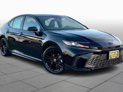 New 2026 Toyota Camry SE image 2