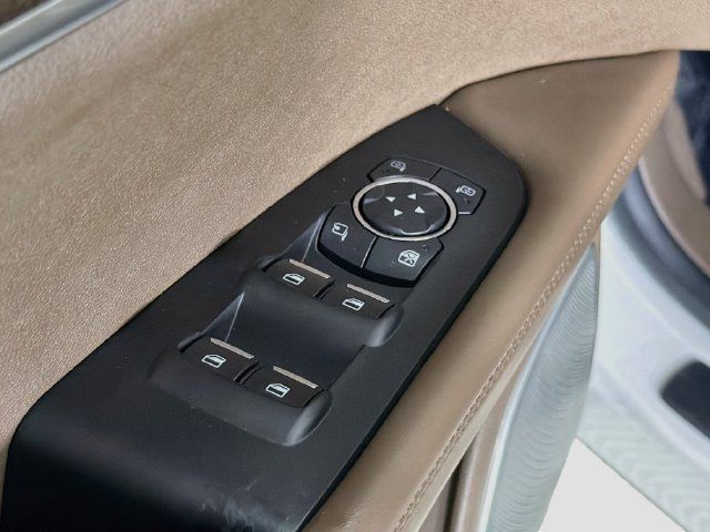 Used 2016 Lincoln MKX Reserve w/ Luxury Package FWD image 20
