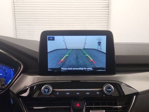 Certified 2022 Ford Escape Titanium w/ Class II Trailer Tow Package image 32