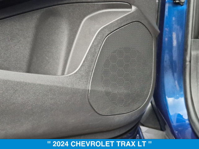 Used 2024 Chevrolet Trax LT w/ LT Convenience Package FWD image 12