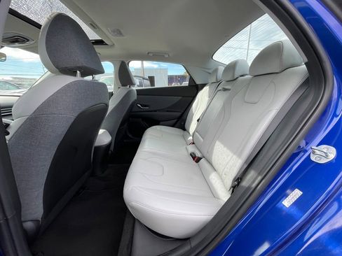 Used 2023 Hyundai Elantra Limited image 19