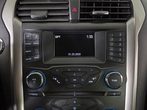 Used 2018 Ford Fusion SE image 21