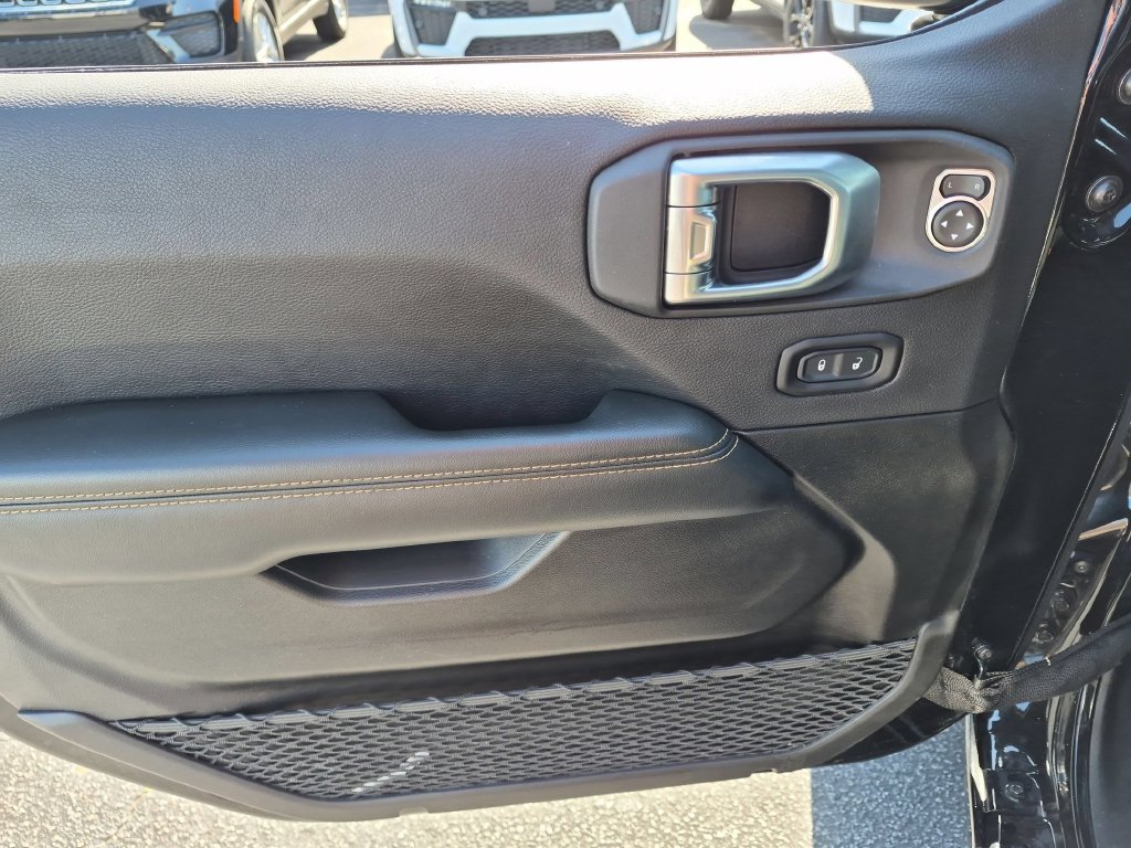 Certified 2026 Jeep Wrangler Unlimited Sahara AWD/4WD image 9