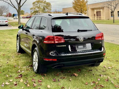 Used 2012 Volkswagen Touareg Sport image 7