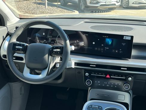 New 2026 Hyundai Ioniq 9 SE image 23