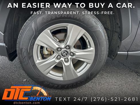 Used 2024 Toyota RAV4 LE AWD/4WD image 34