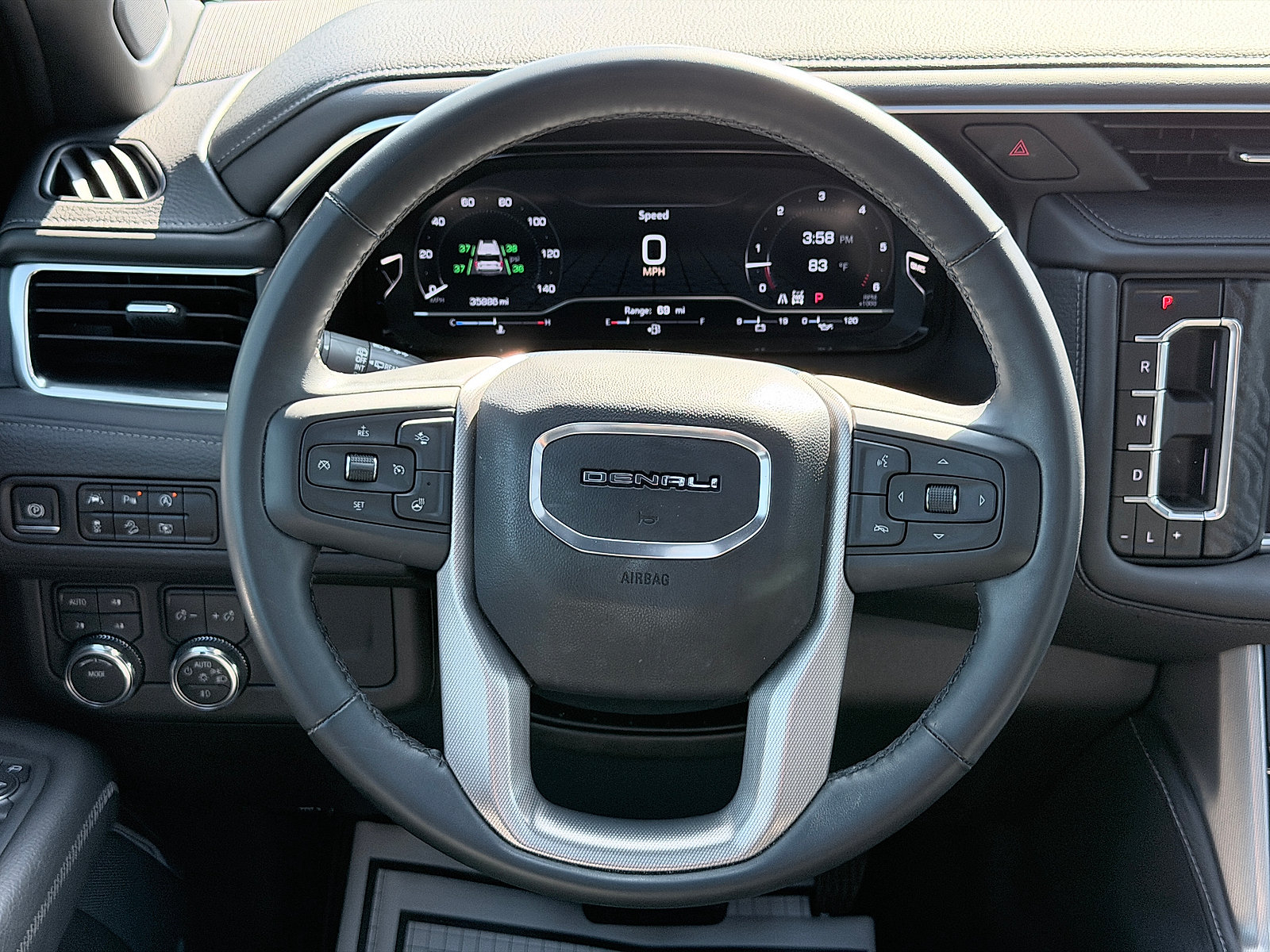 Used 2024 GMC Yukon Denali AWD/4WD image 32