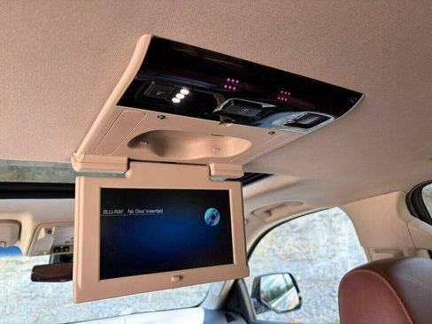 Used 2019 Cadillac Escalade ESV Premium Luxury AWD/4WD image 22