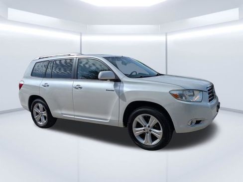 Used 2010 Toyota Highlander Limited AWD/4WD image 2