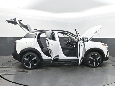 New 2026 Nissan Kicks SR w/ SR Premium Package image 46