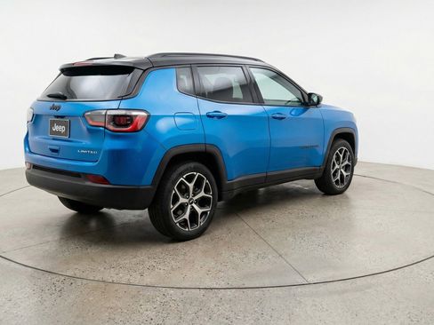 Used 2025 Jeep Compass Limited image 9