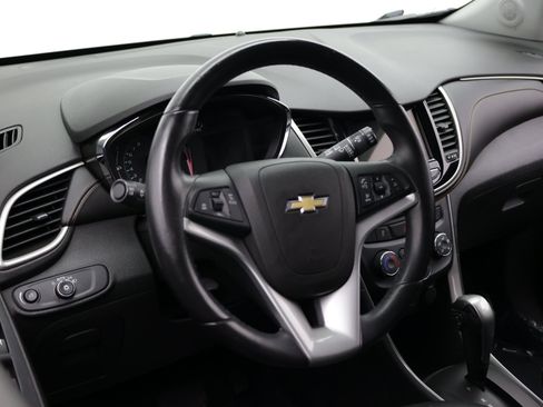 Used 2018 Chevrolet Trax LT w/ LT Convenience Package FWD image 10