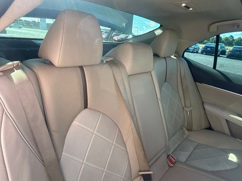 Used 2018 Toyota Camry XLE FWD image 28
