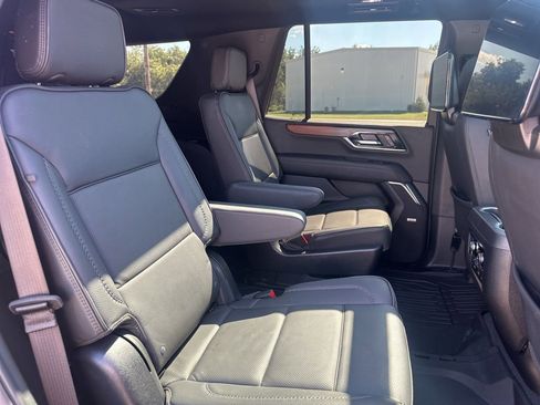 Used 2025 GMC Yukon Denali w/ Denali Reserve Package image 45