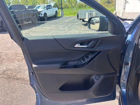 Used 2026 Chevrolet Equinox LT w/ Convenience Package II FWD image 9